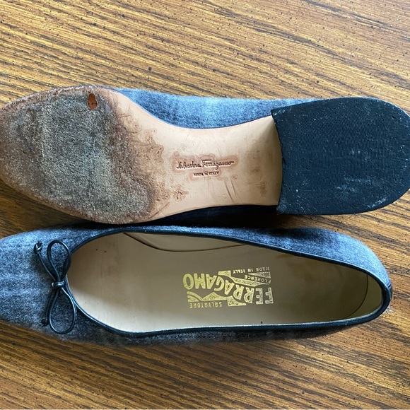 Beautiful plaid Ferragamo flats - Picture 5 of 5